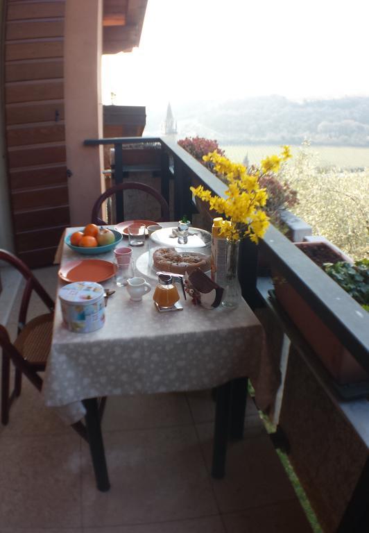 Olivella Bed & Breakfast Mezzane di Sotto Bagian luar foto